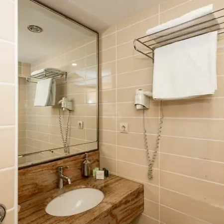 إلايدا كوشاداسيه